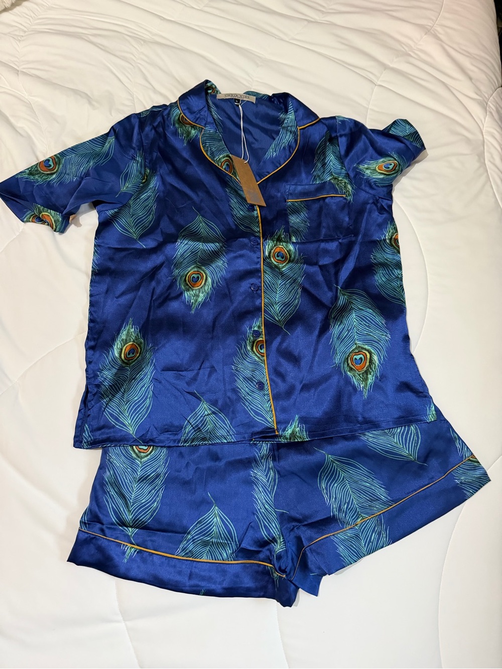 NWT Their Nibs Satin Peacock-Print Pajama Set - Blue